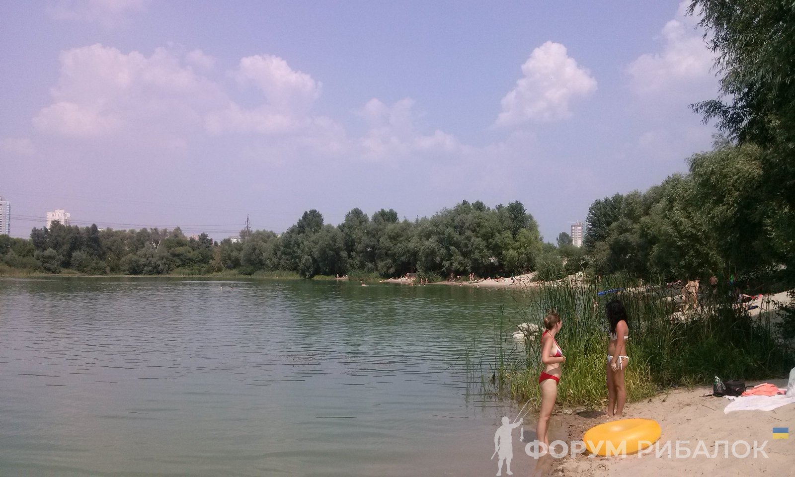 Озеро Небреж на Осокорках — фото водойми та місць для рибалки